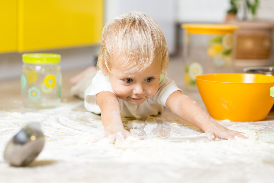 Come attiriamo l'attenzione dei nostri piccoli? Ecco alcuni giochi fatti in casa.