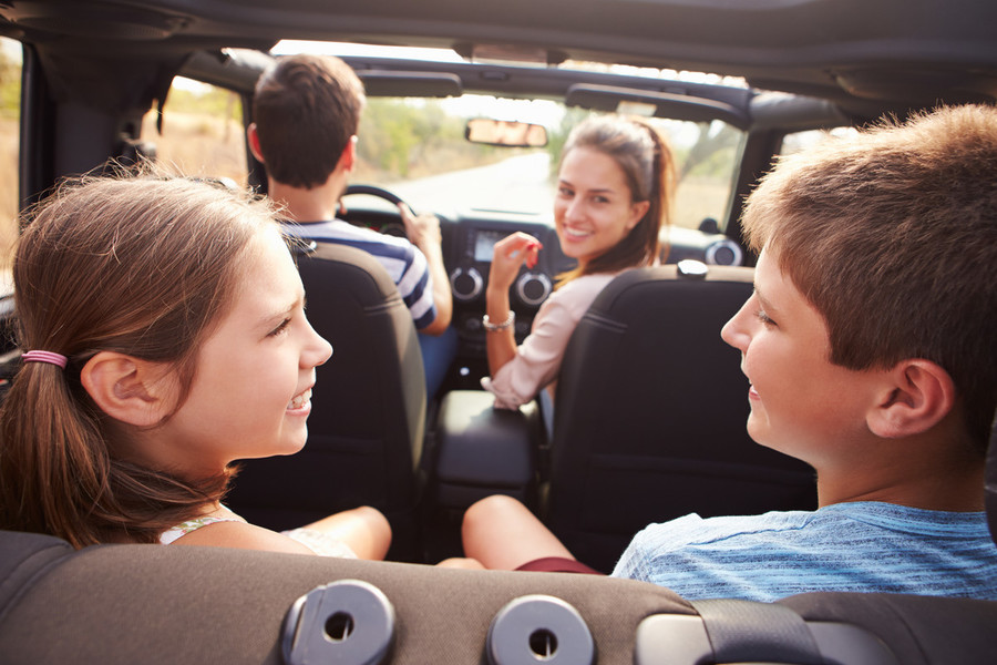 Sicurezza in auto: addio alle alzatine
